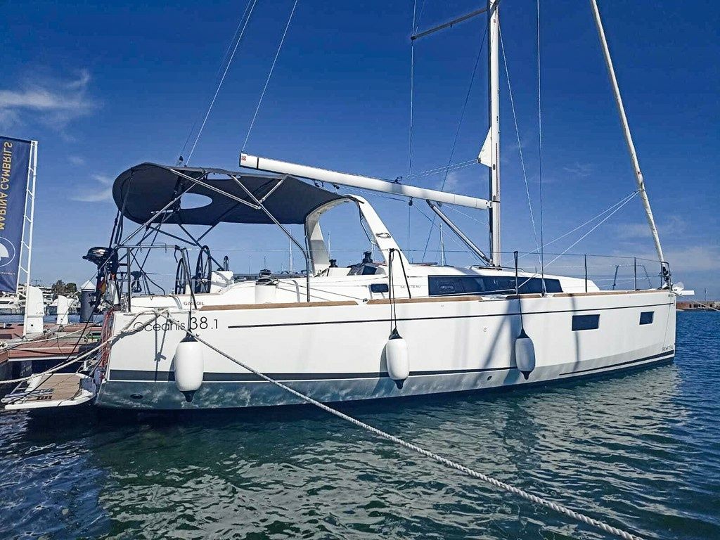 Beneteau Oceanis 38.1 | Triton