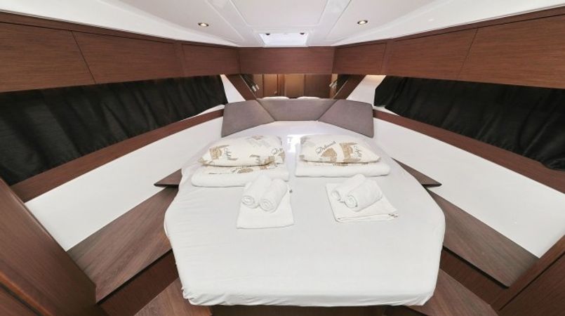 Beneteau Antares 11 Fly | Tango