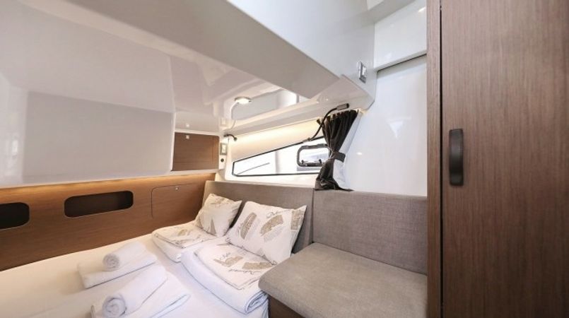 Beneteau Antares 11 Fly | Tango