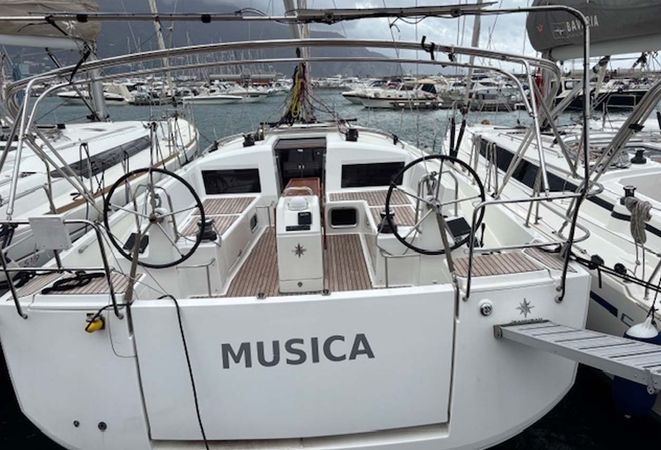 Jeanneau Sun Odyssey 440 | Musica