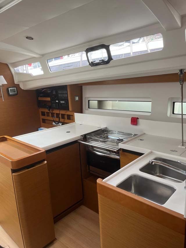 Jeanneau Sun Odyssey 440 | Musica