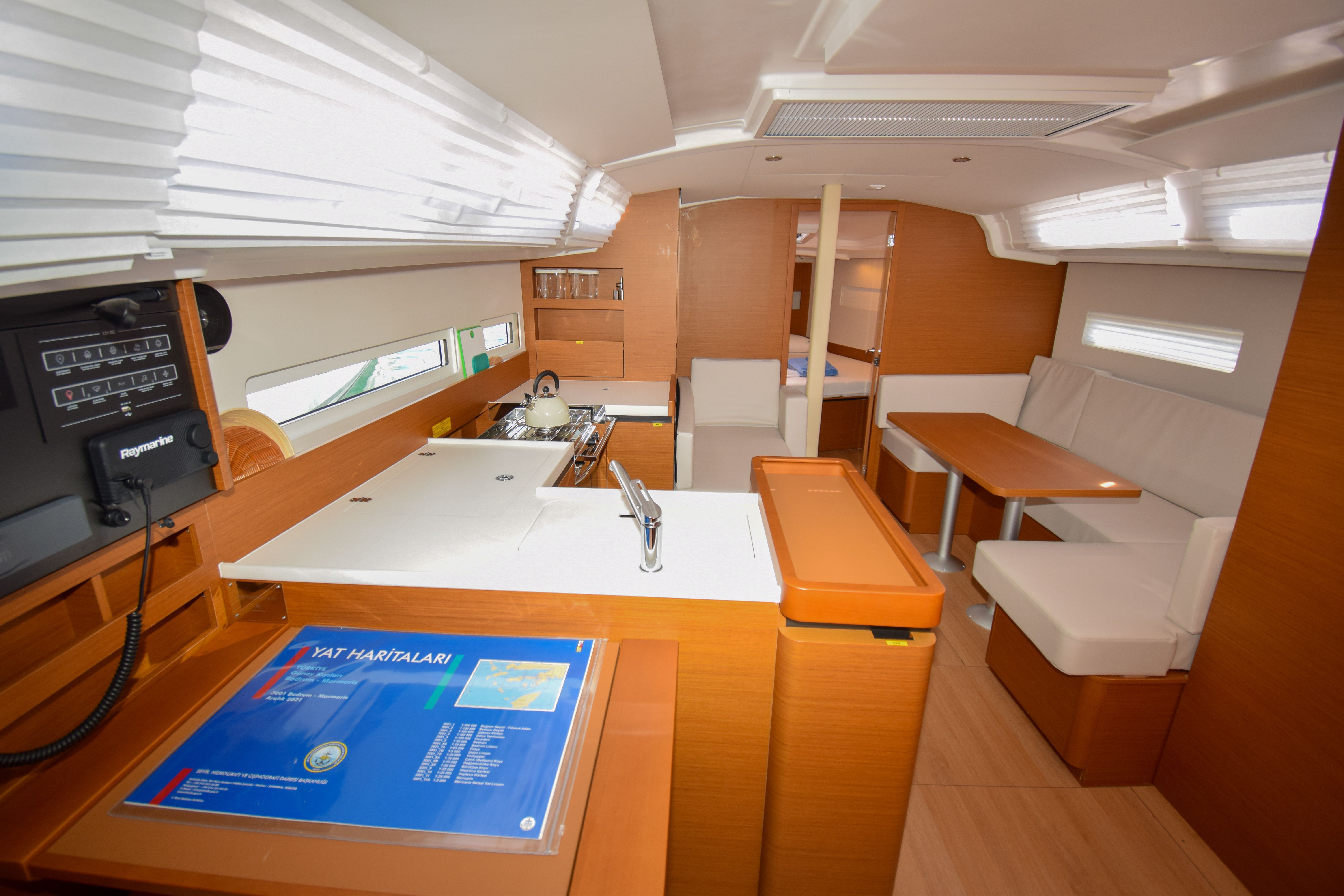 Jeanneau Sun Odyssey 410 | Sky Ela
