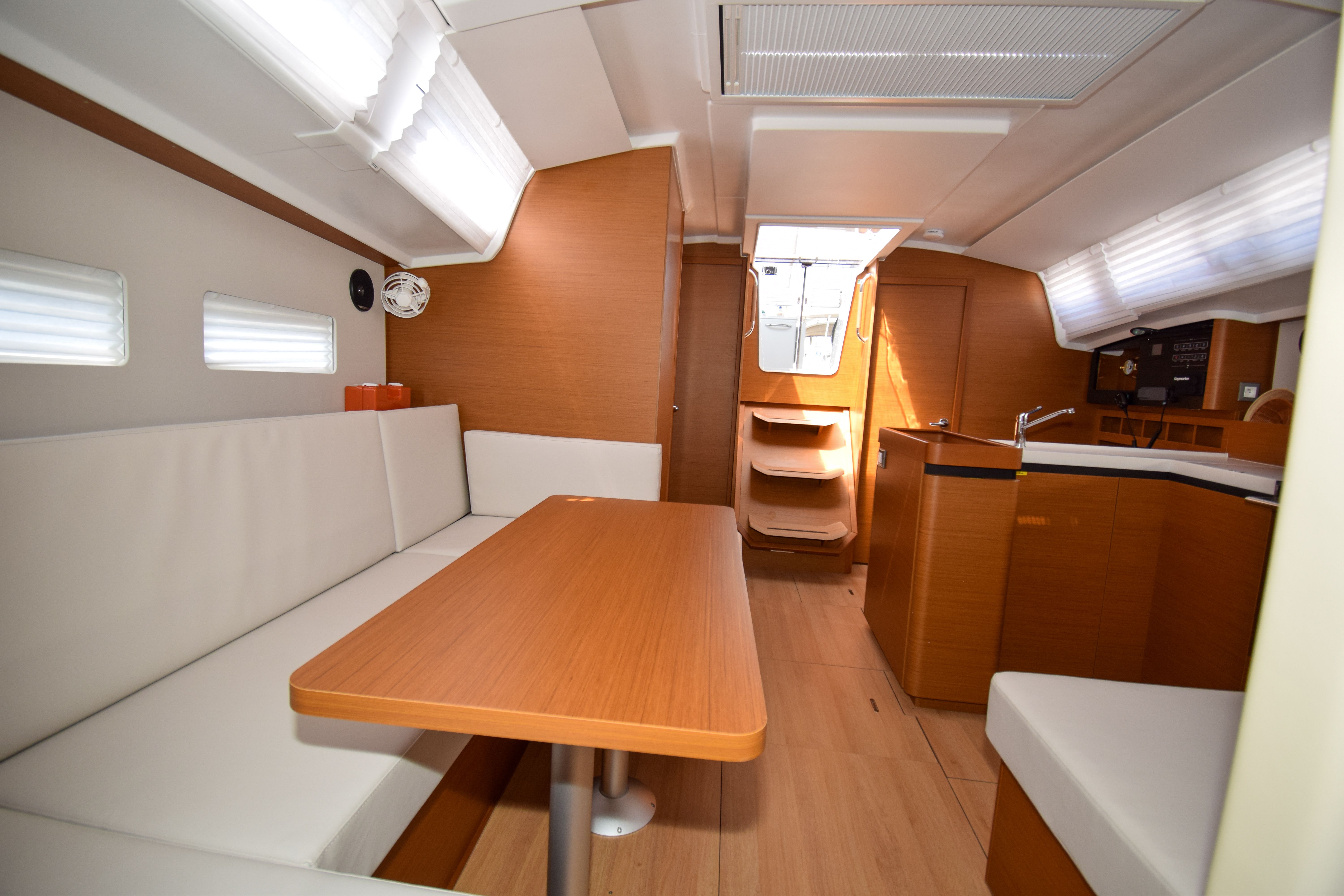 Jeanneau Sun Odyssey 410 | Sky Ela