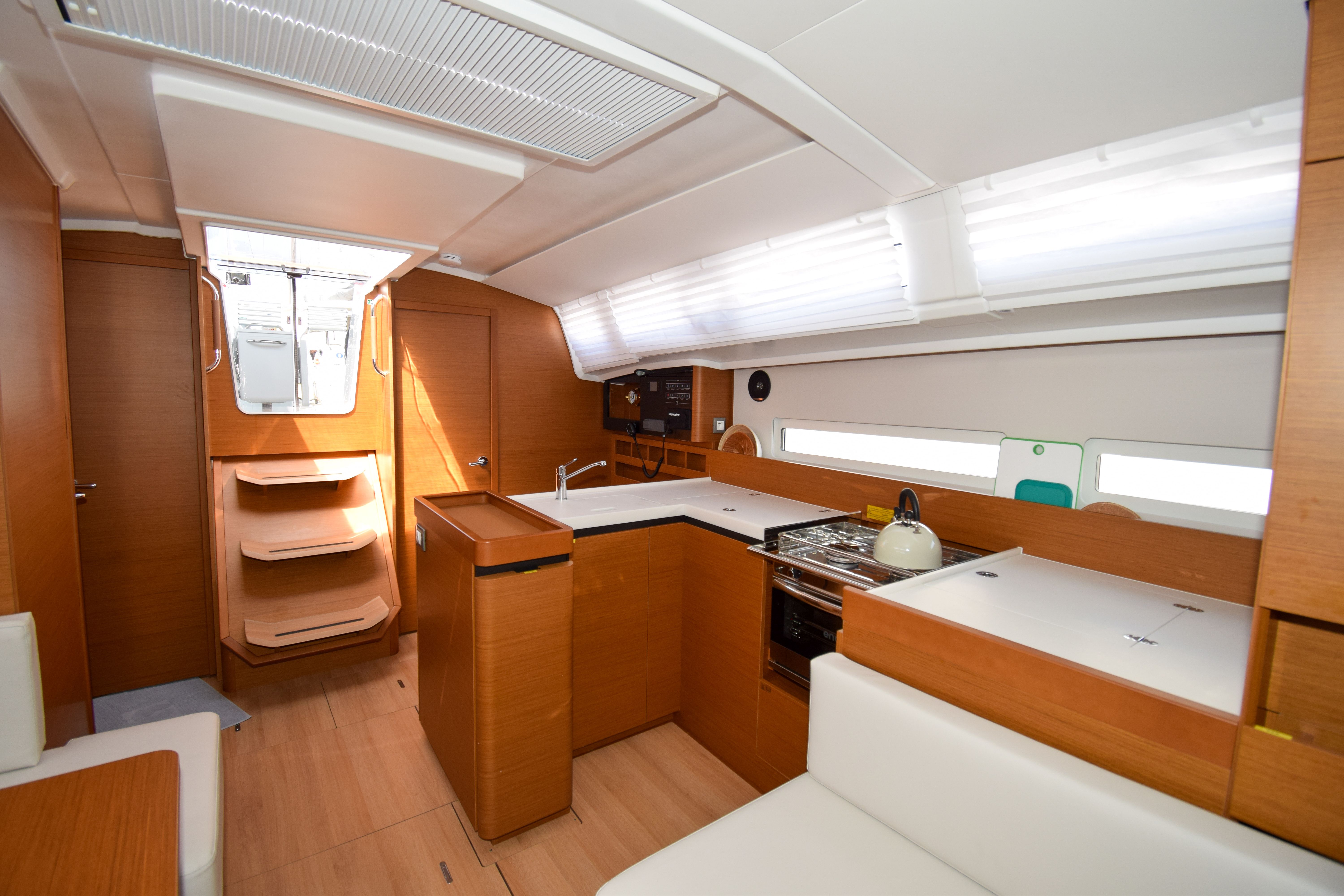 Jeanneau Sun Odyssey 410 | Sky Ela