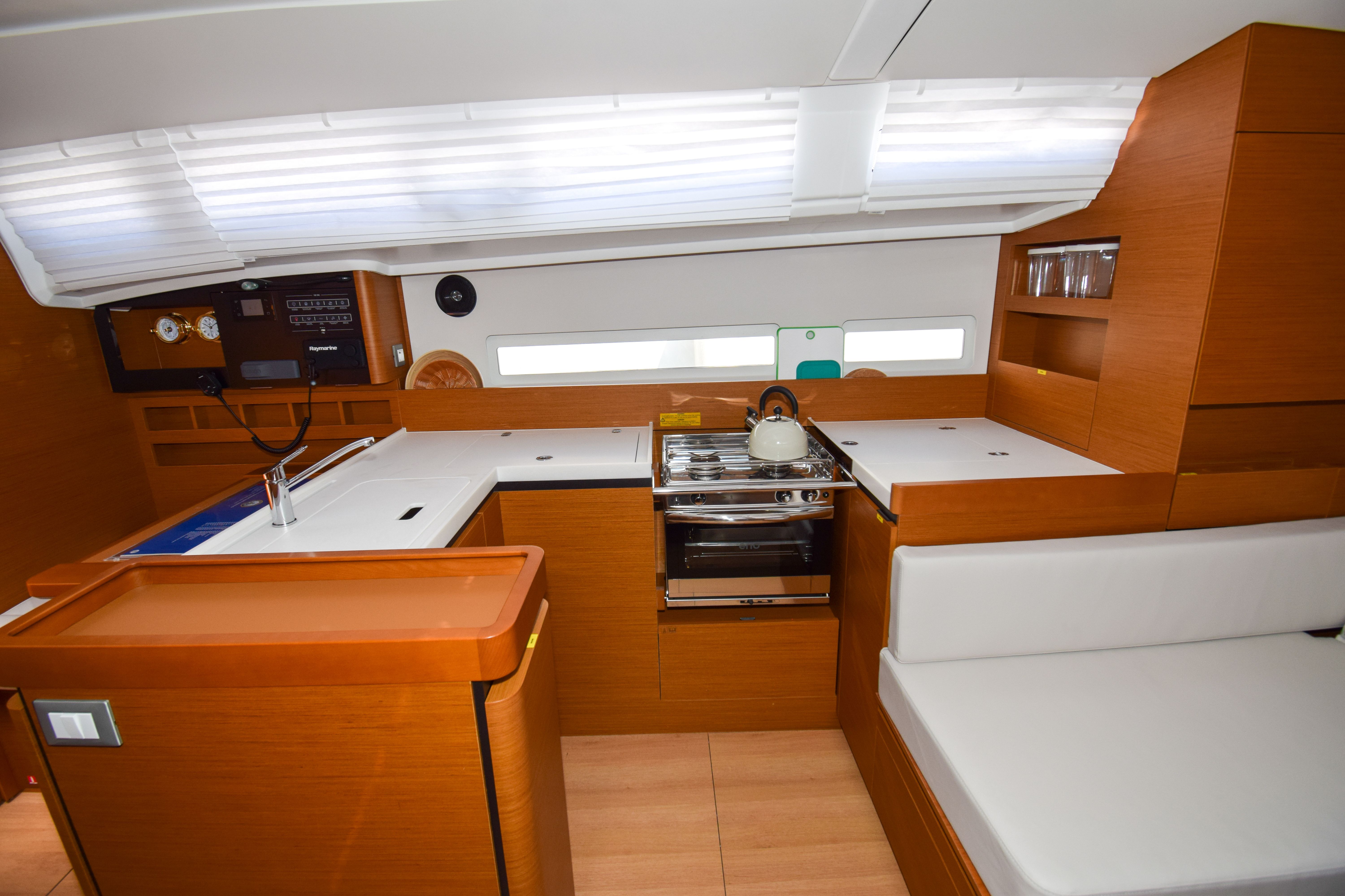 Jeanneau Sun Odyssey 410 | Sky Ela