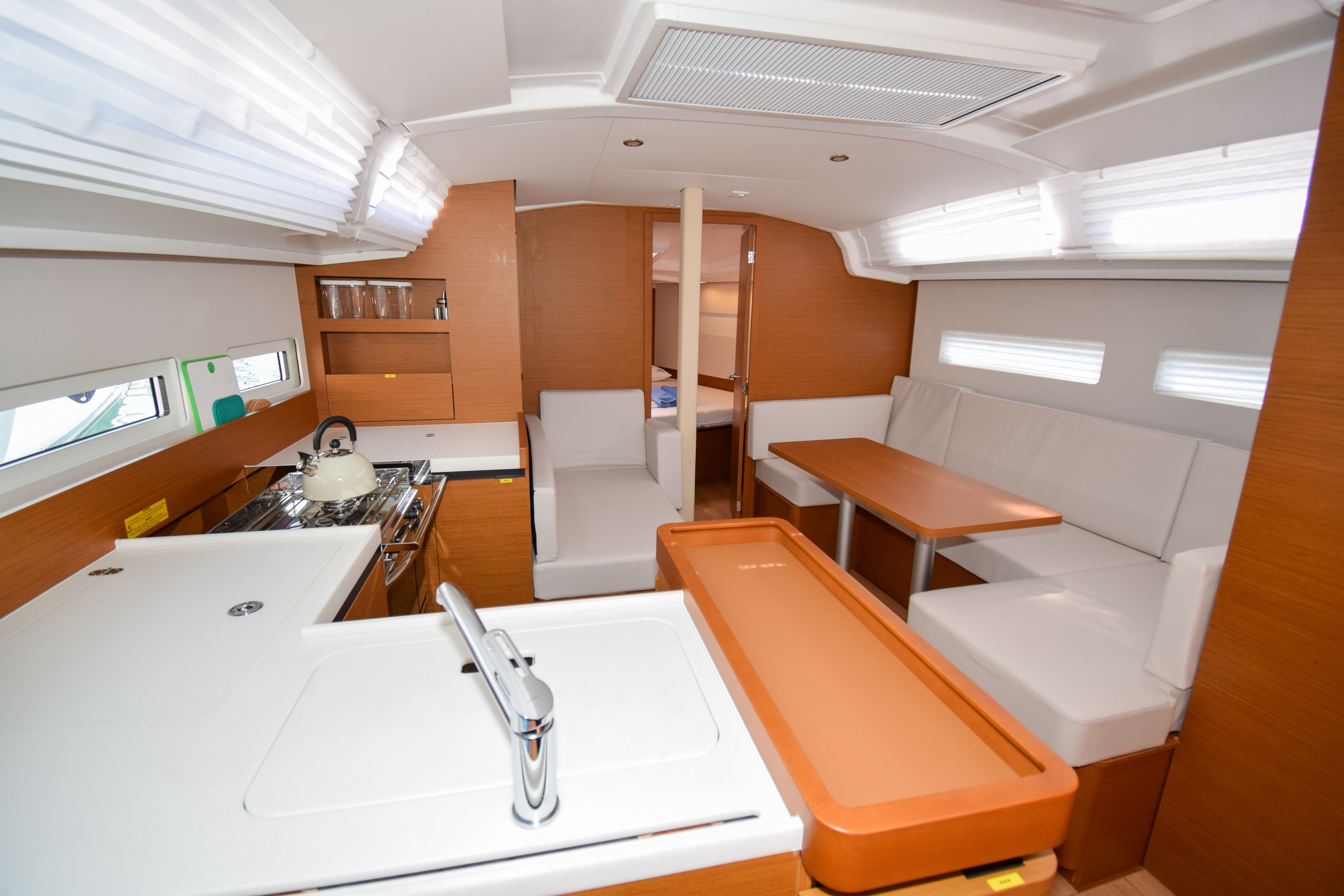 Jeanneau Sun Odyssey 410 | Sky Ela