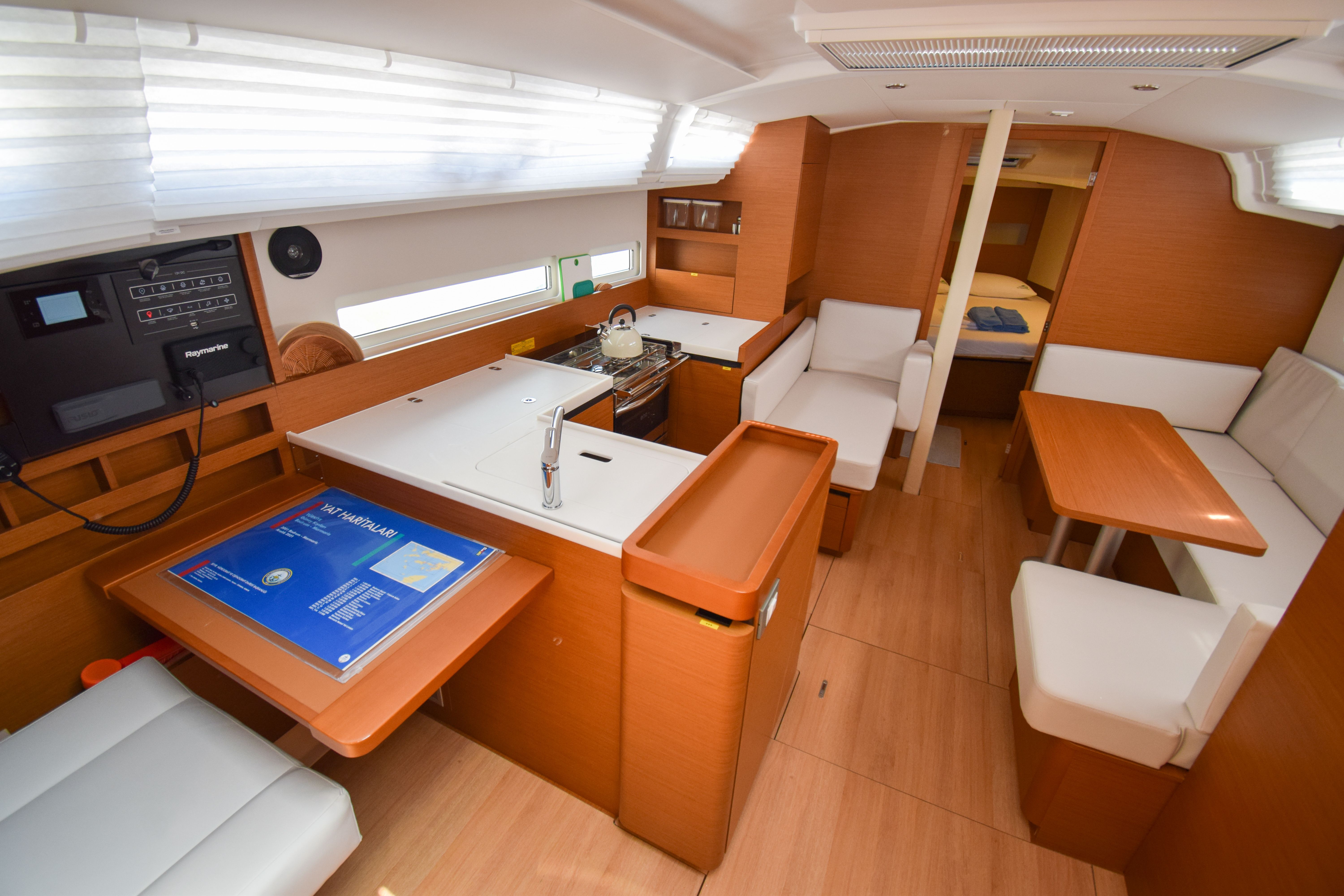 Jeanneau Sun Odyssey 410 | Sky Ela
