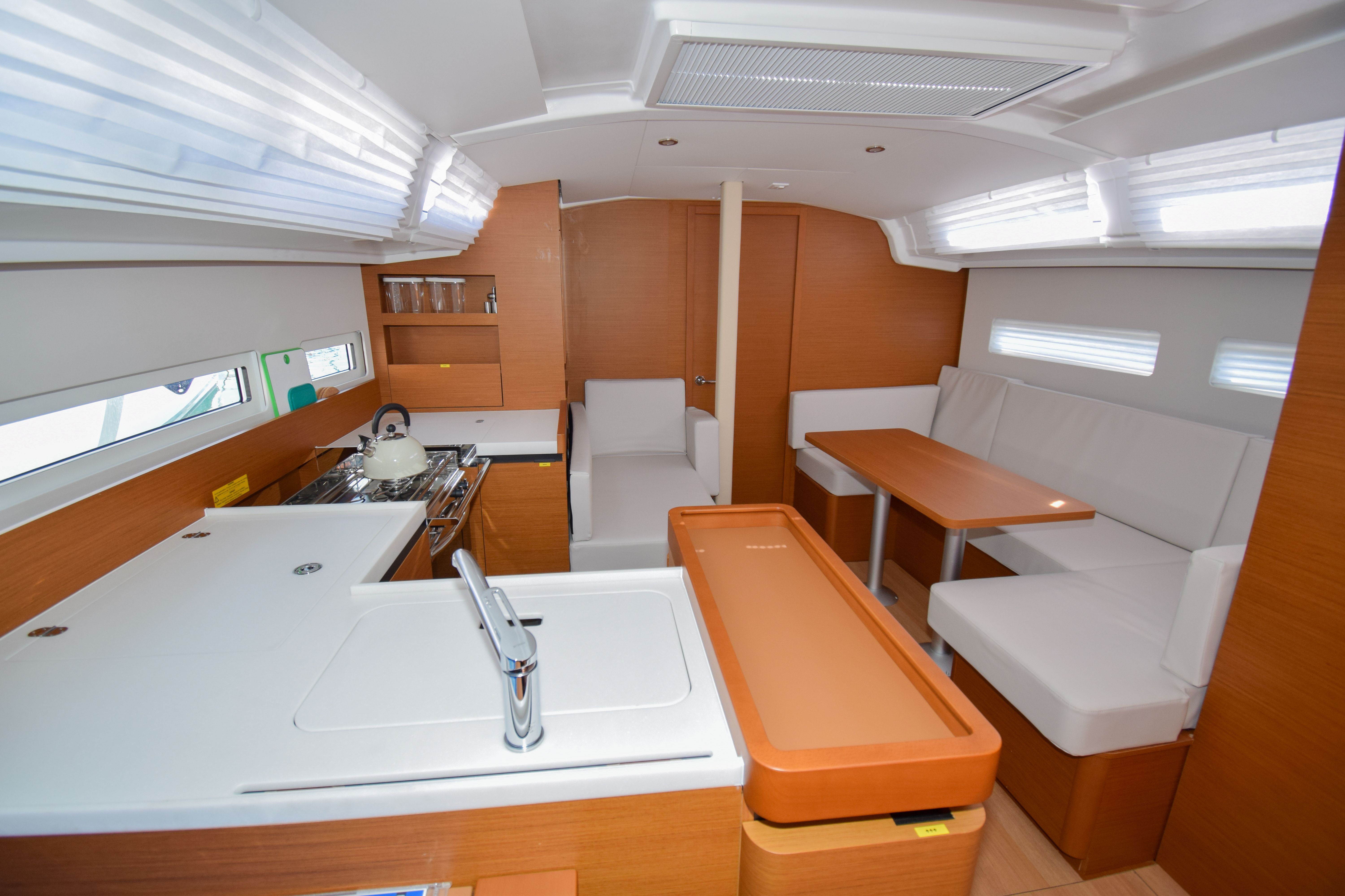 Jeanneau Sun Odyssey 410 | Sky Ela