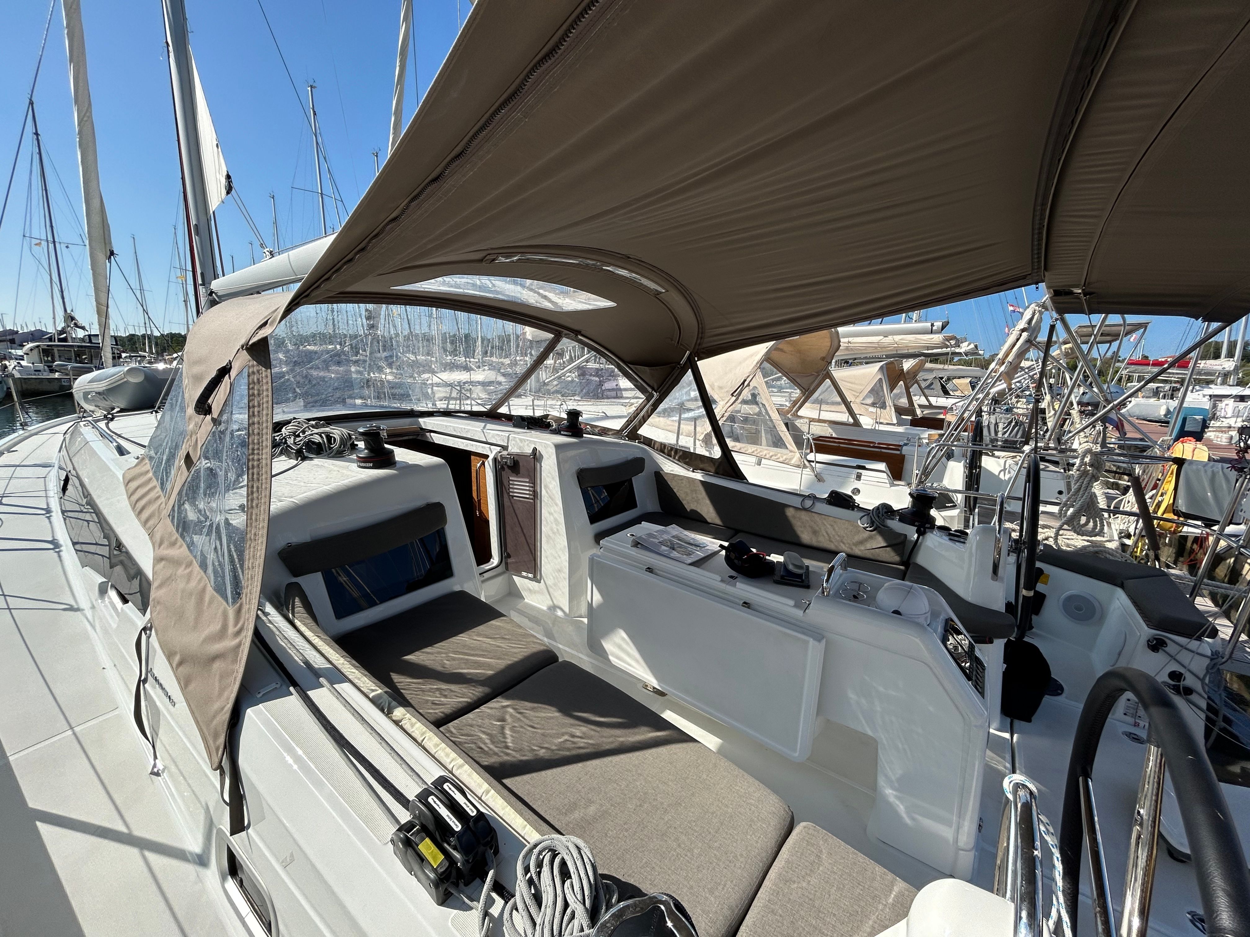 Jeanneau Sun Odyssey 410 | Magic Moments