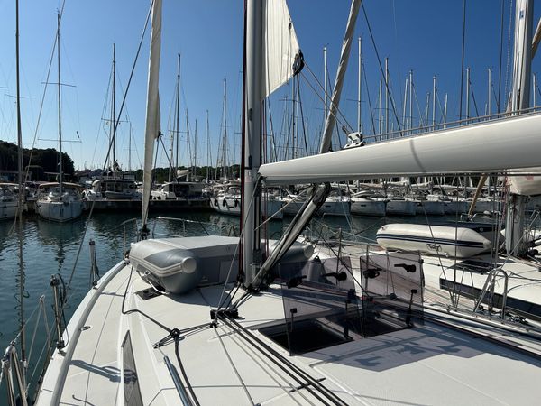 Jeanneau Sun Odyssey 410 | Magic Moments