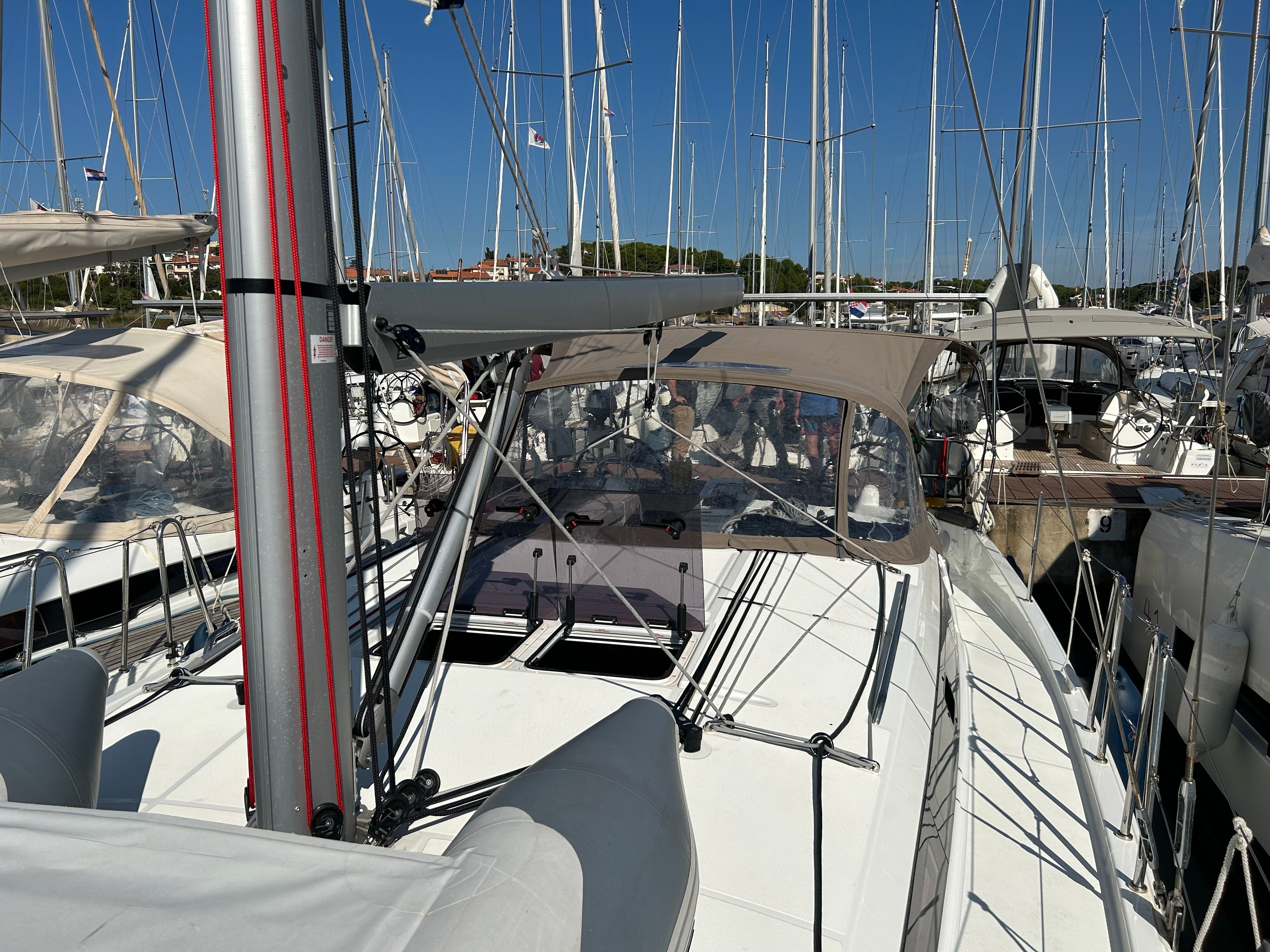 Jeanneau Sun Odyssey 410 | Magic Moments