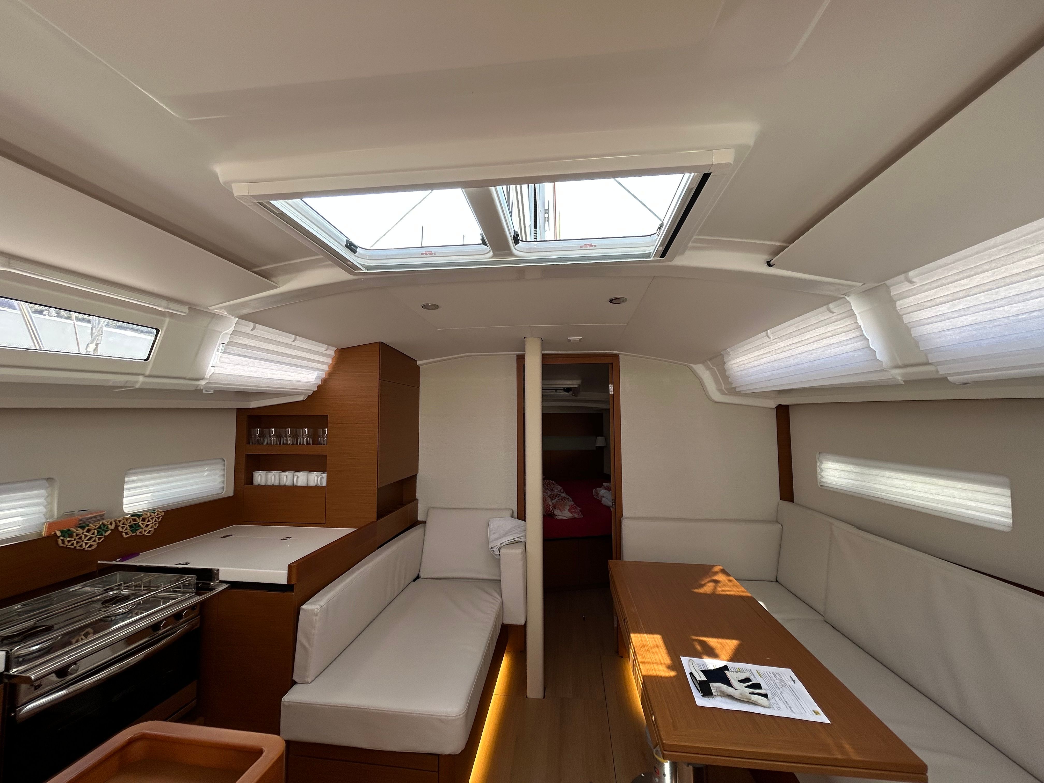 Jeanneau Sun Odyssey 410 | Magic Moments