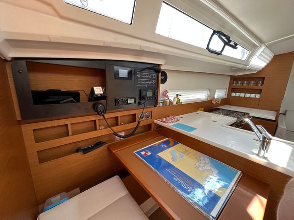 Jeanneau Sun Odyssey 410 | Magic Moments