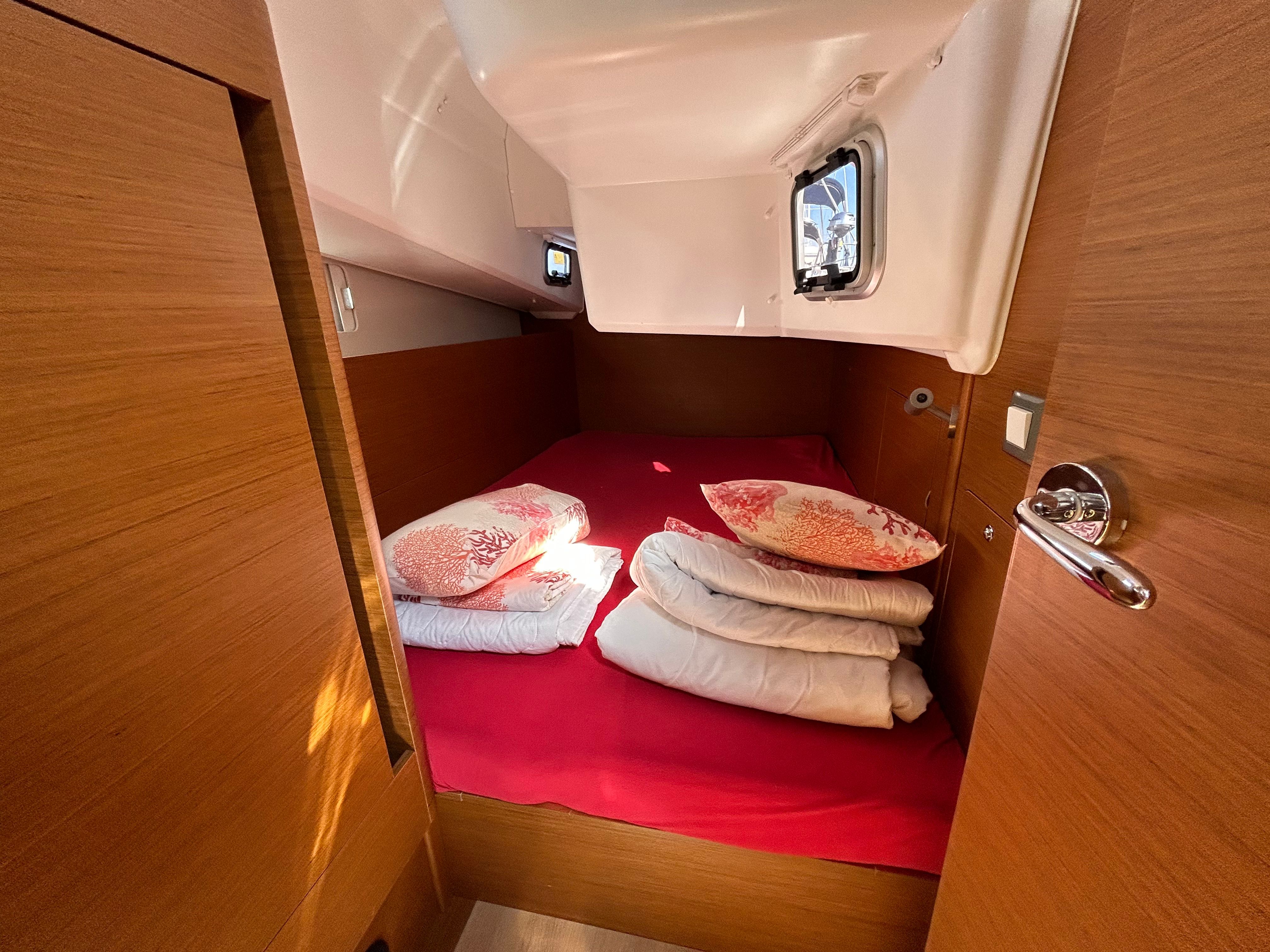 Jeanneau Sun Odyssey 410 | Magic Moments