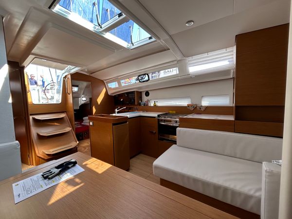 Jeanneau Sun Odyssey 410 | Magic Moments