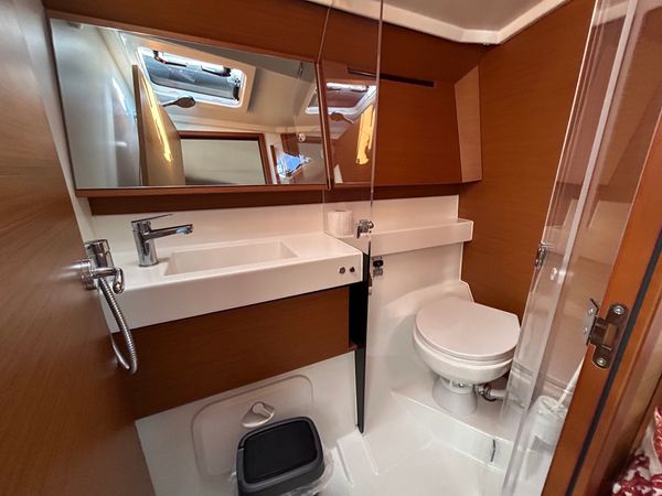 Jeanneau Sun Odyssey 410 | Magic Moments