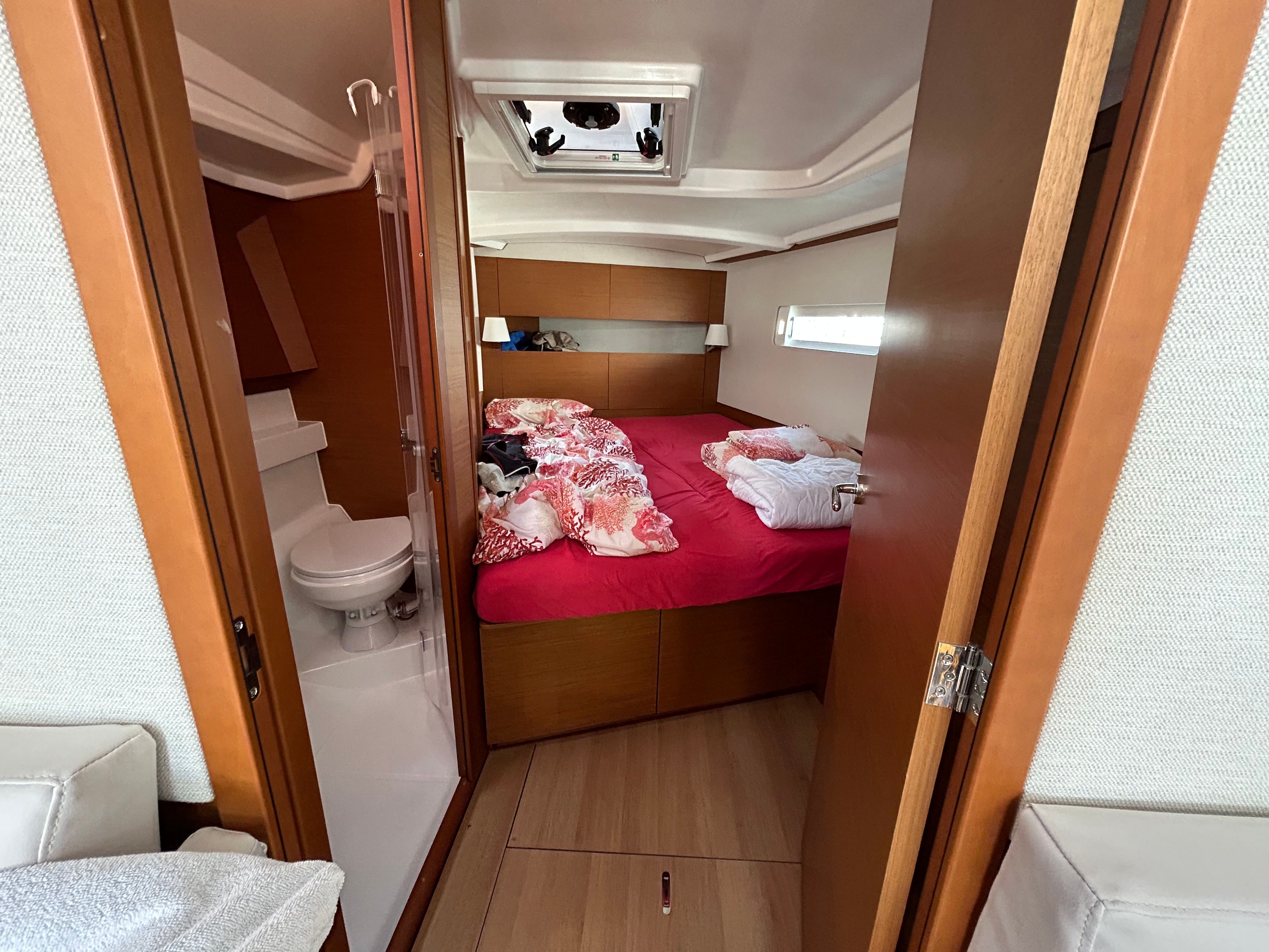 Jeanneau Sun Odyssey 410 | Magic Moments