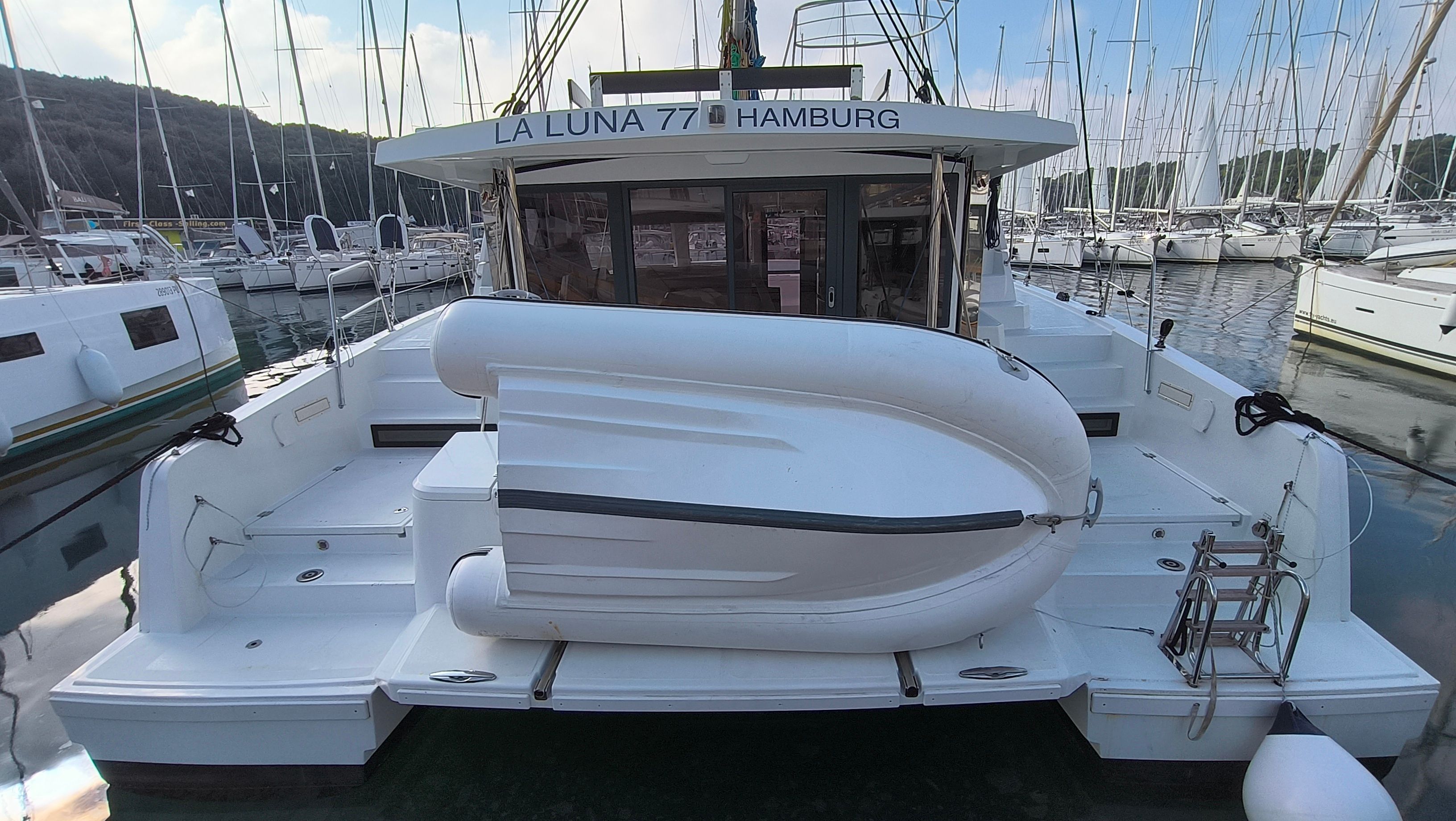 Bali 4.2 | La Luna 77