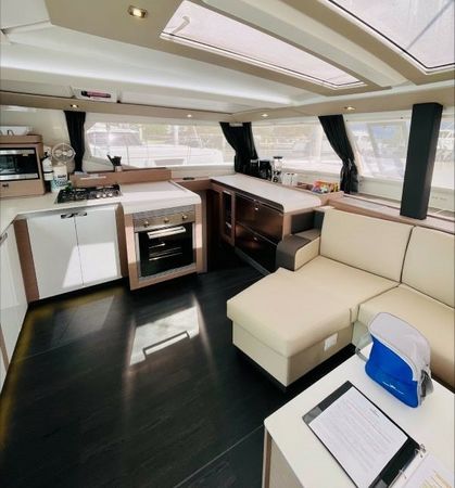 Fountaine Pajot Tanna 47 | Runny Babbit