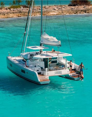 Lagoon 42 | Byc Salvador