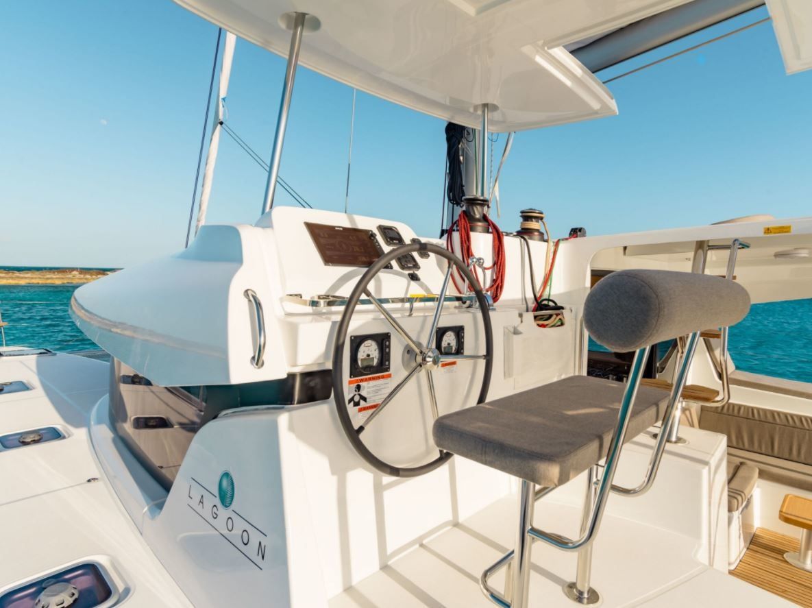 Lagoon 42 | Byc Salvador