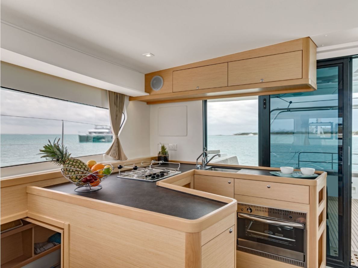 Lagoon 42 | Byc Salvador