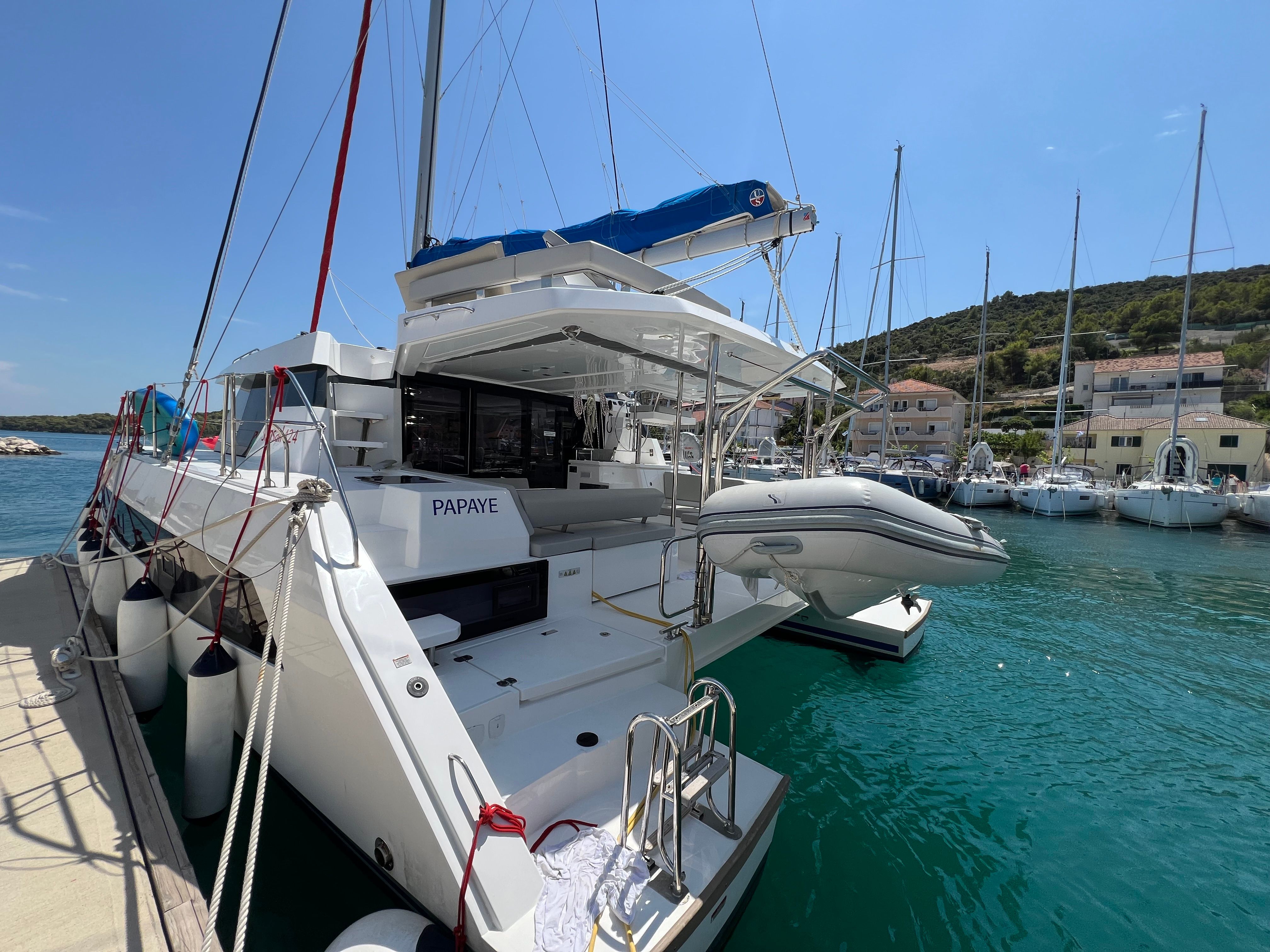 Leopard 42 | Sunsail 22