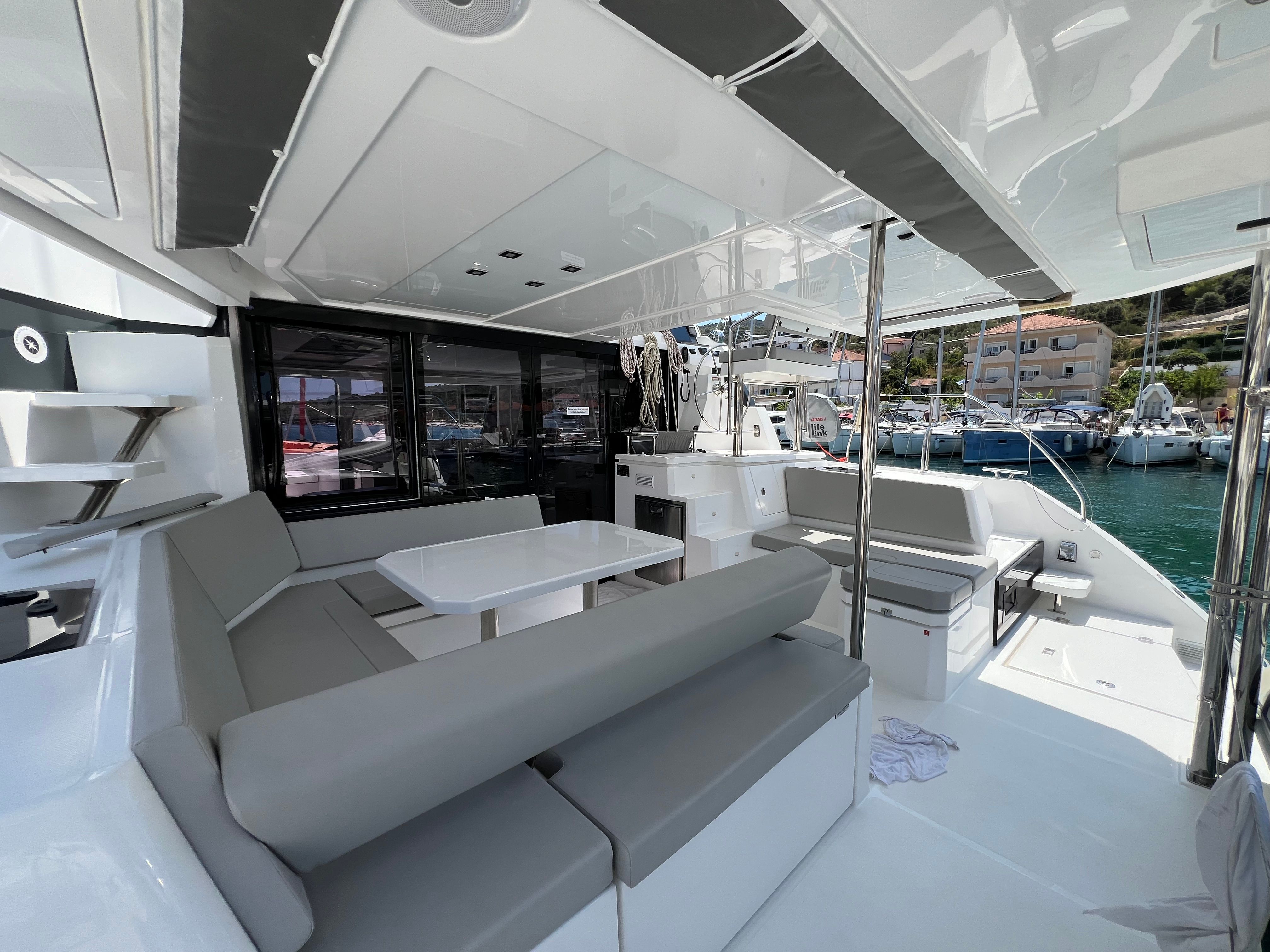 Leopard 42 | Sunsail 22