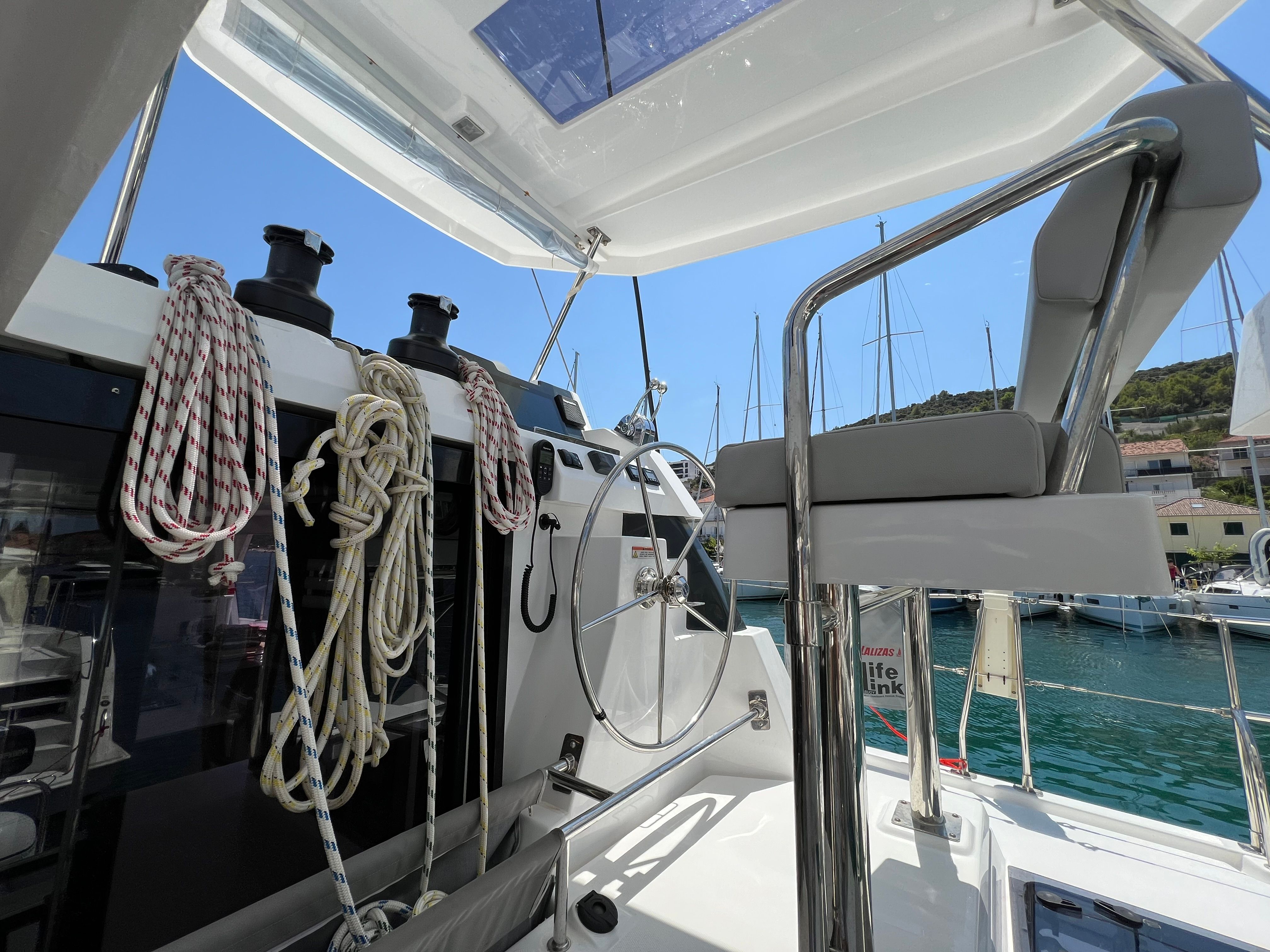 Leopard 42 | Sunsail 22