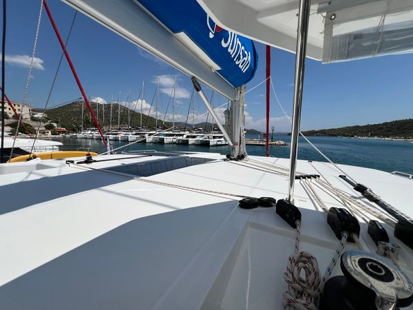 Leopard 42 | Sunsail 22