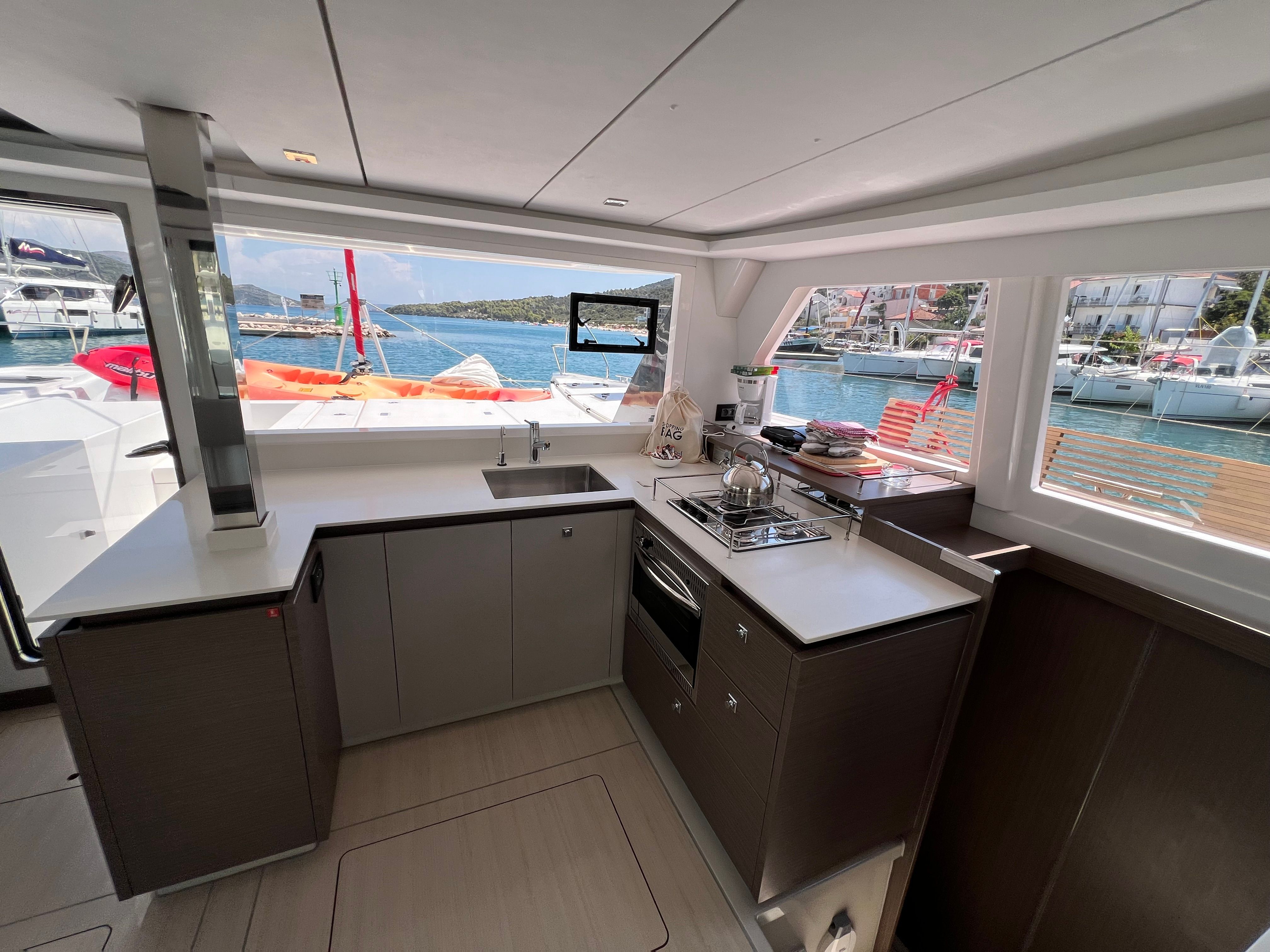 Leopard 42 | Sunsail 22