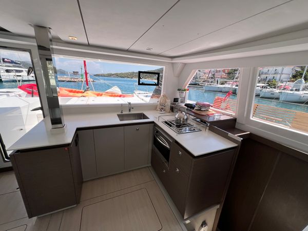 Leopard 42 | Sunsail 22