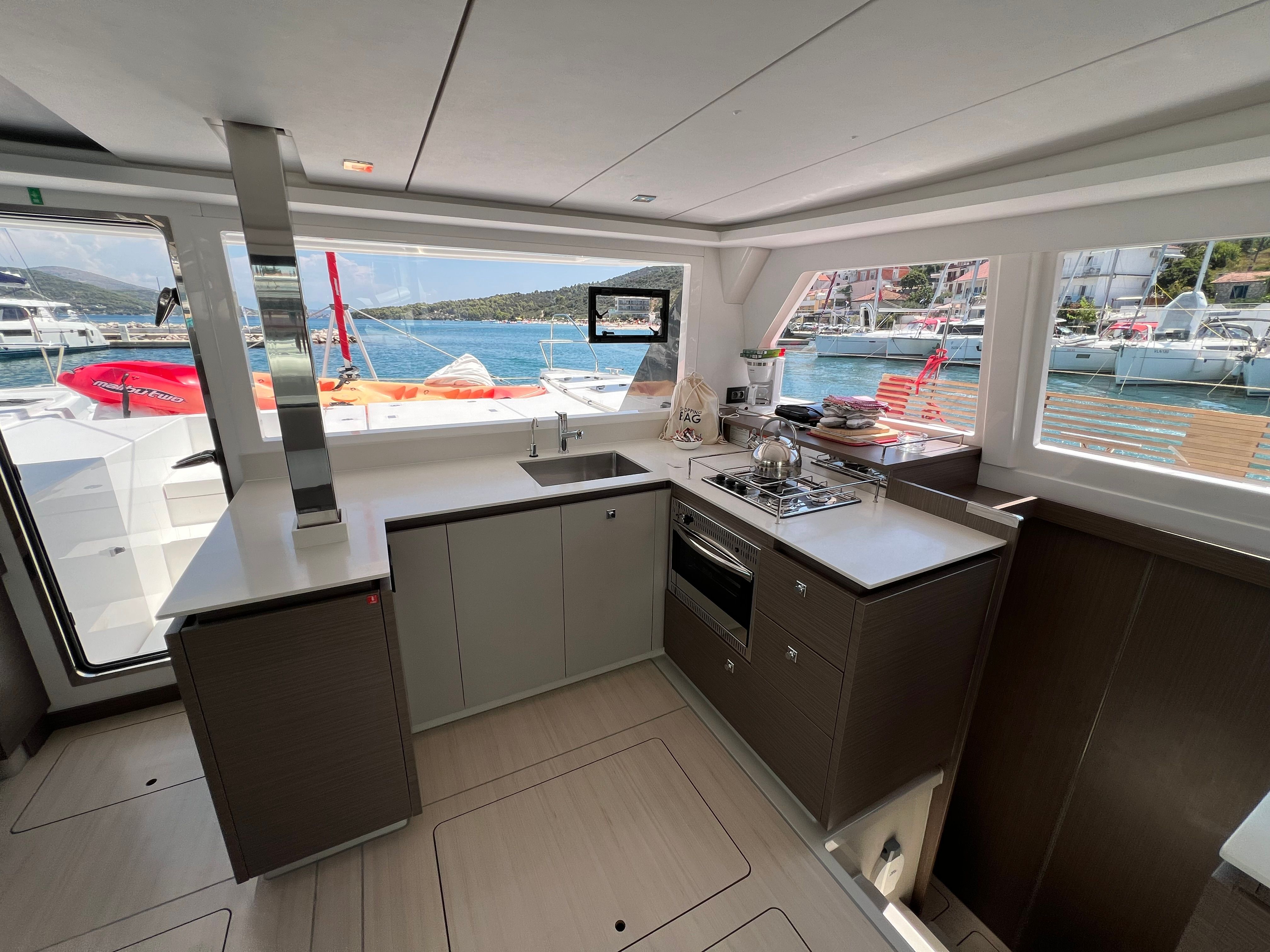 Leopard 42 | Sunsail 22