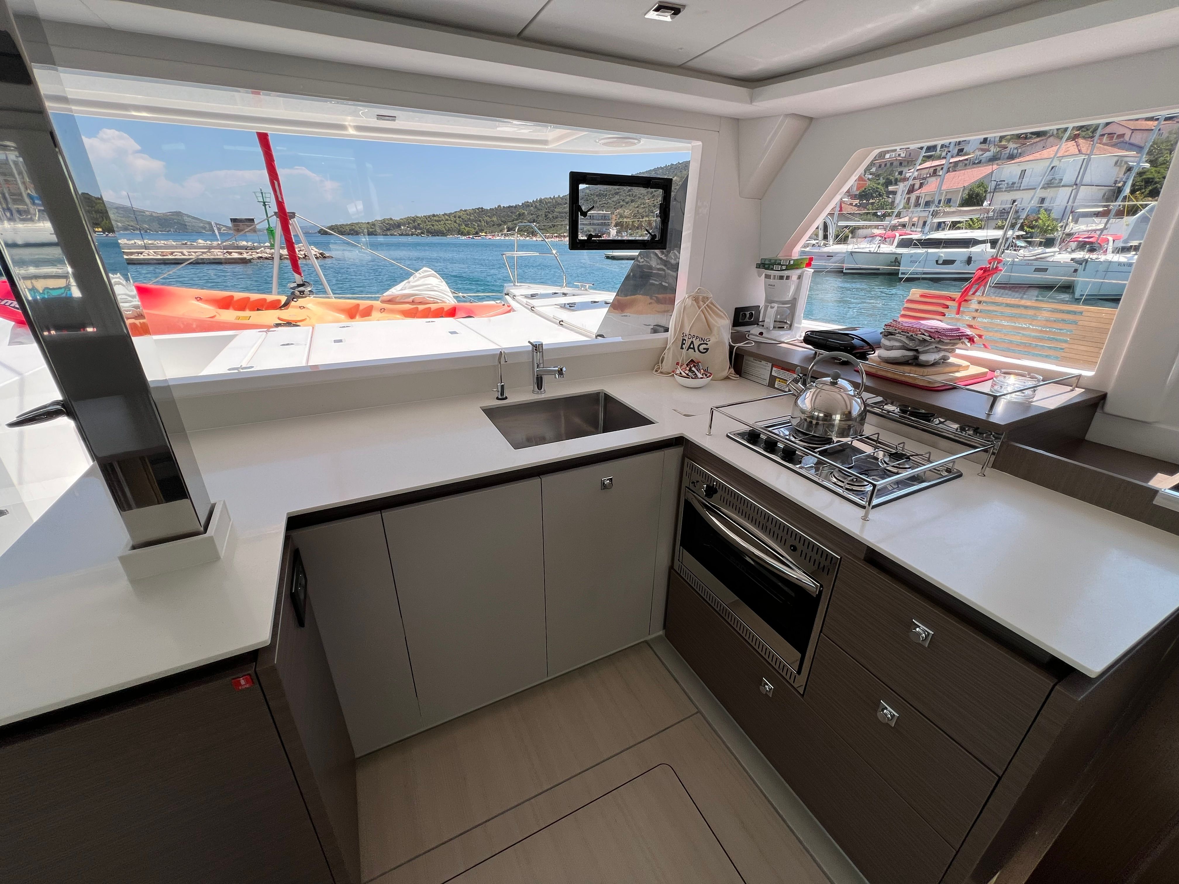 Leopard 42 | Sunsail 22