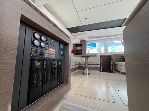 Leopard 42 | Sunsail 22