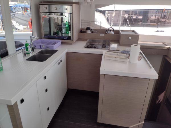Fountaine Pajot Astrea 42 | Lavander