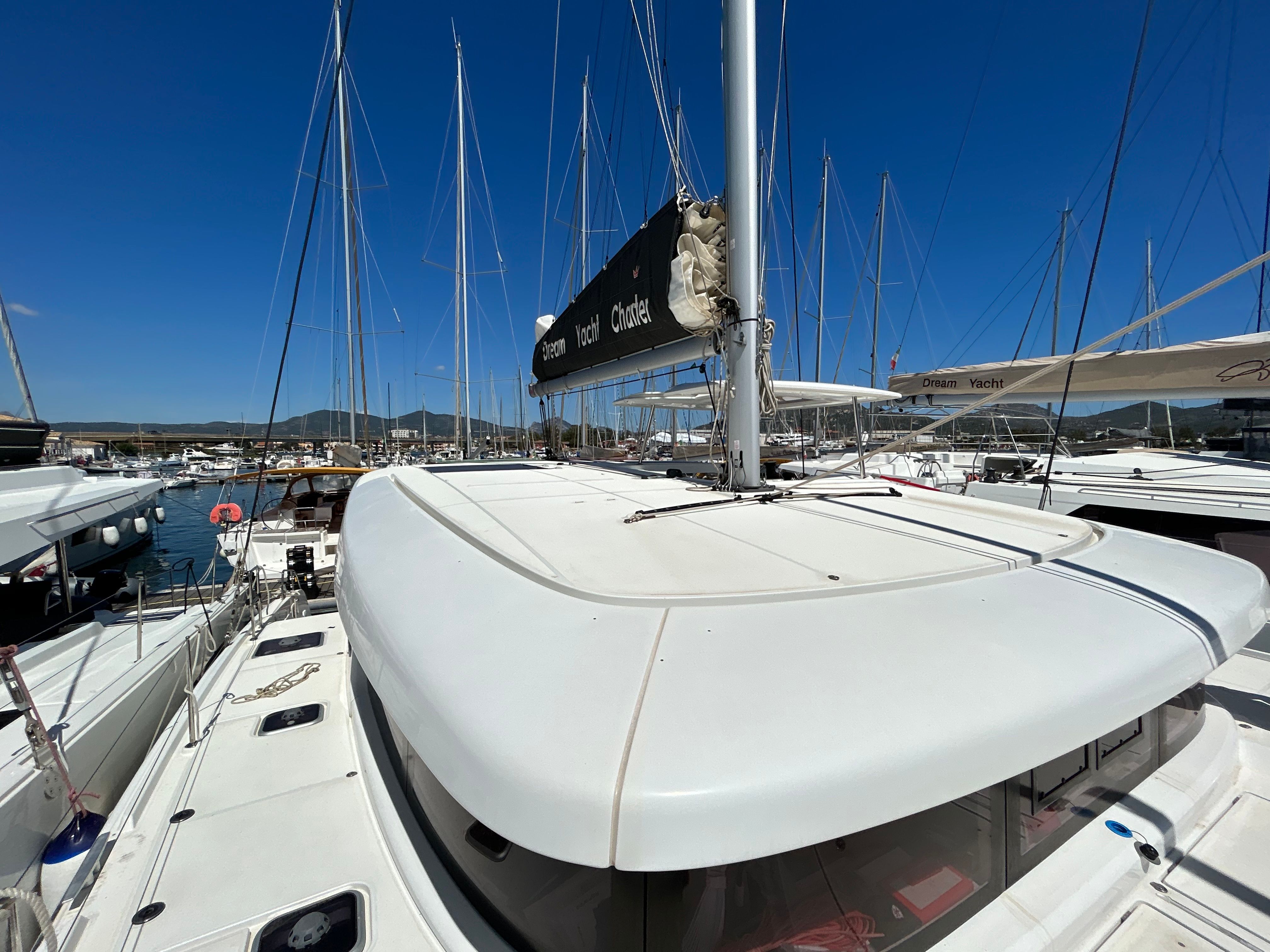 Lagoon 42 | Calendula