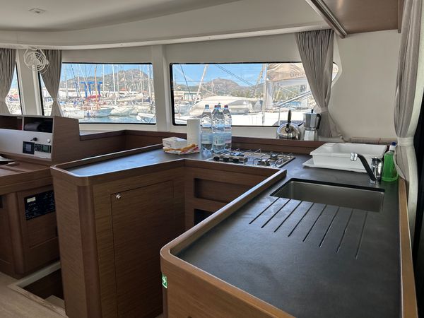 Lagoon 42 | Calendula