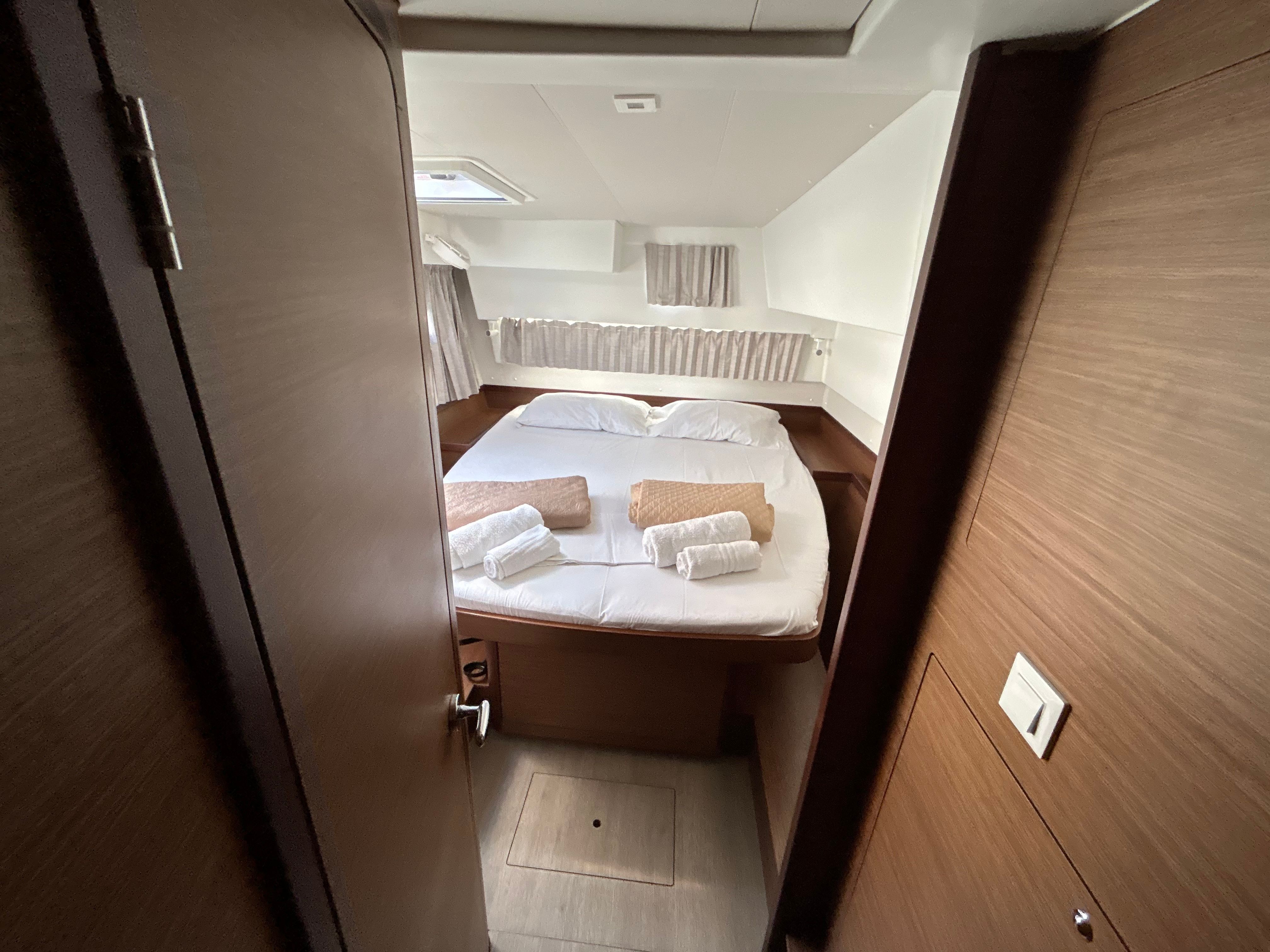 Lagoon 42 | Calendula