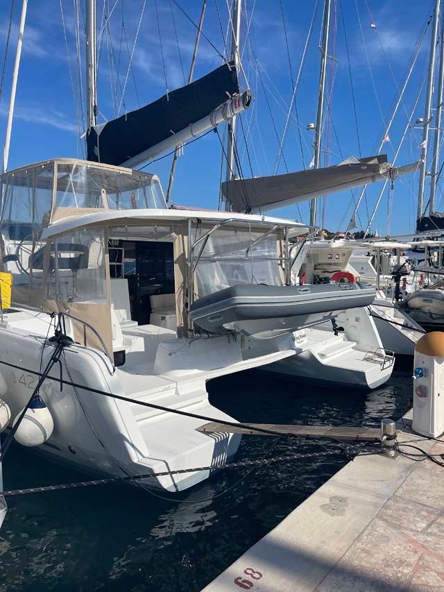 Lagoon 42 | Sailing Breeze