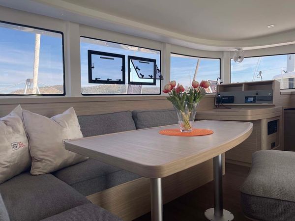 Lagoon 42 | Sailing Breeze