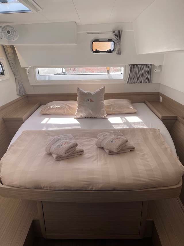 Lagoon 42 | Sailing Breeze