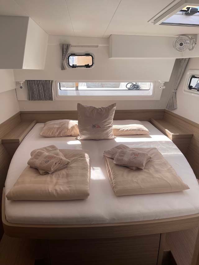 Lagoon 42 | Sailing Breeze