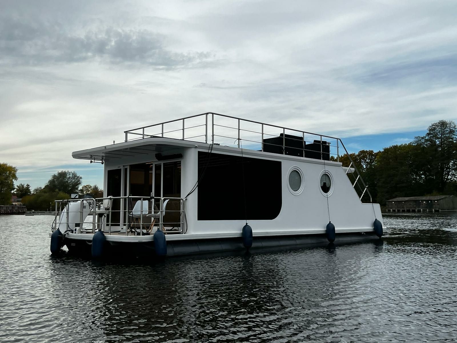 Houseboat LT Trimaran 4300 | Seensucht