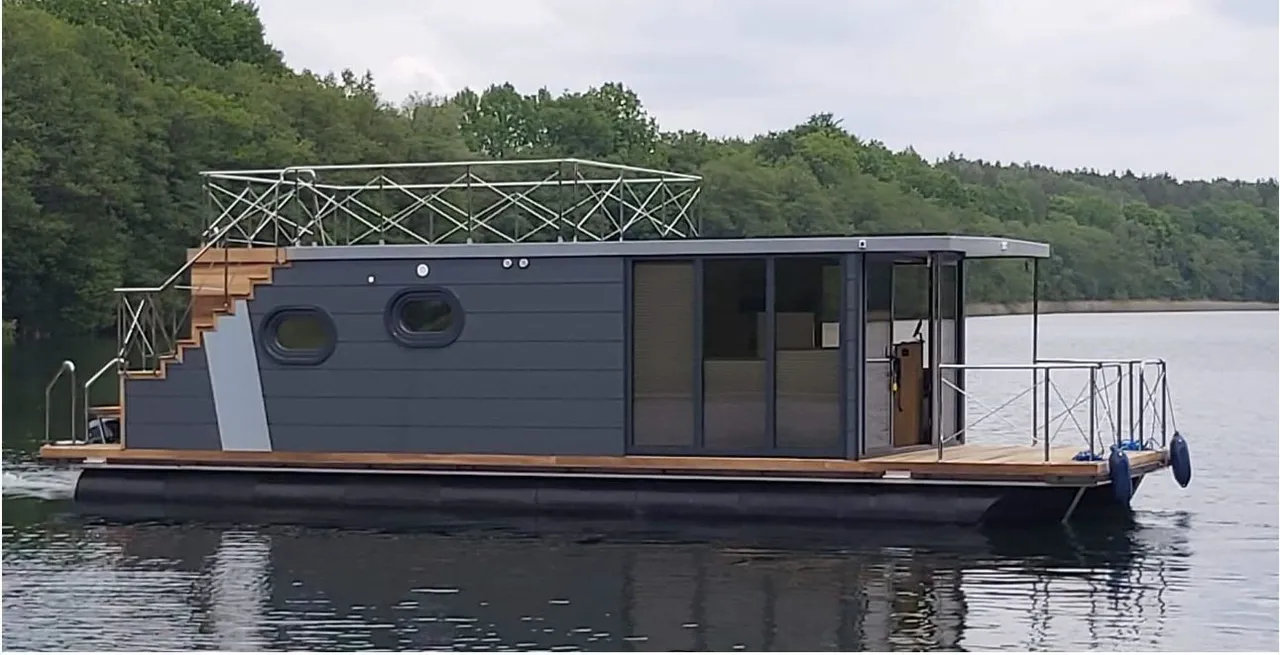 Houseboat Campi 400 Große Wolke 7 for rent Germany Boataround
