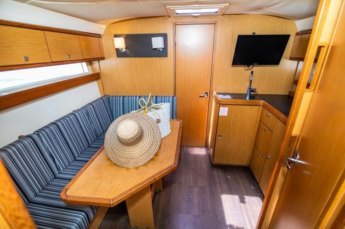 Bavaria Sport 35 | Ambar 2