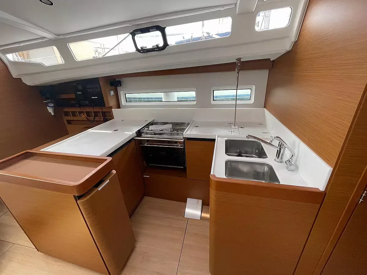 Jeanneau Sun Odyssey 440 | Amaretto