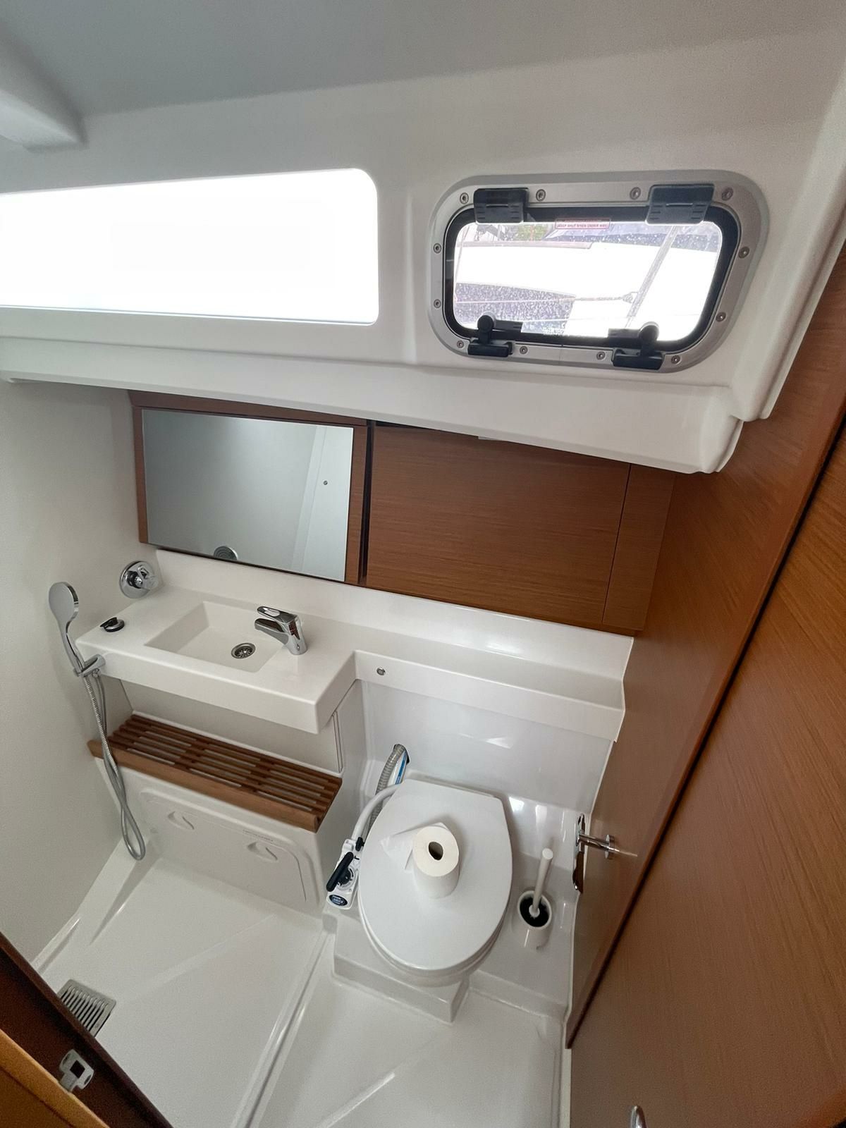 Jeanneau Sun Odyssey 440 | Amaretto