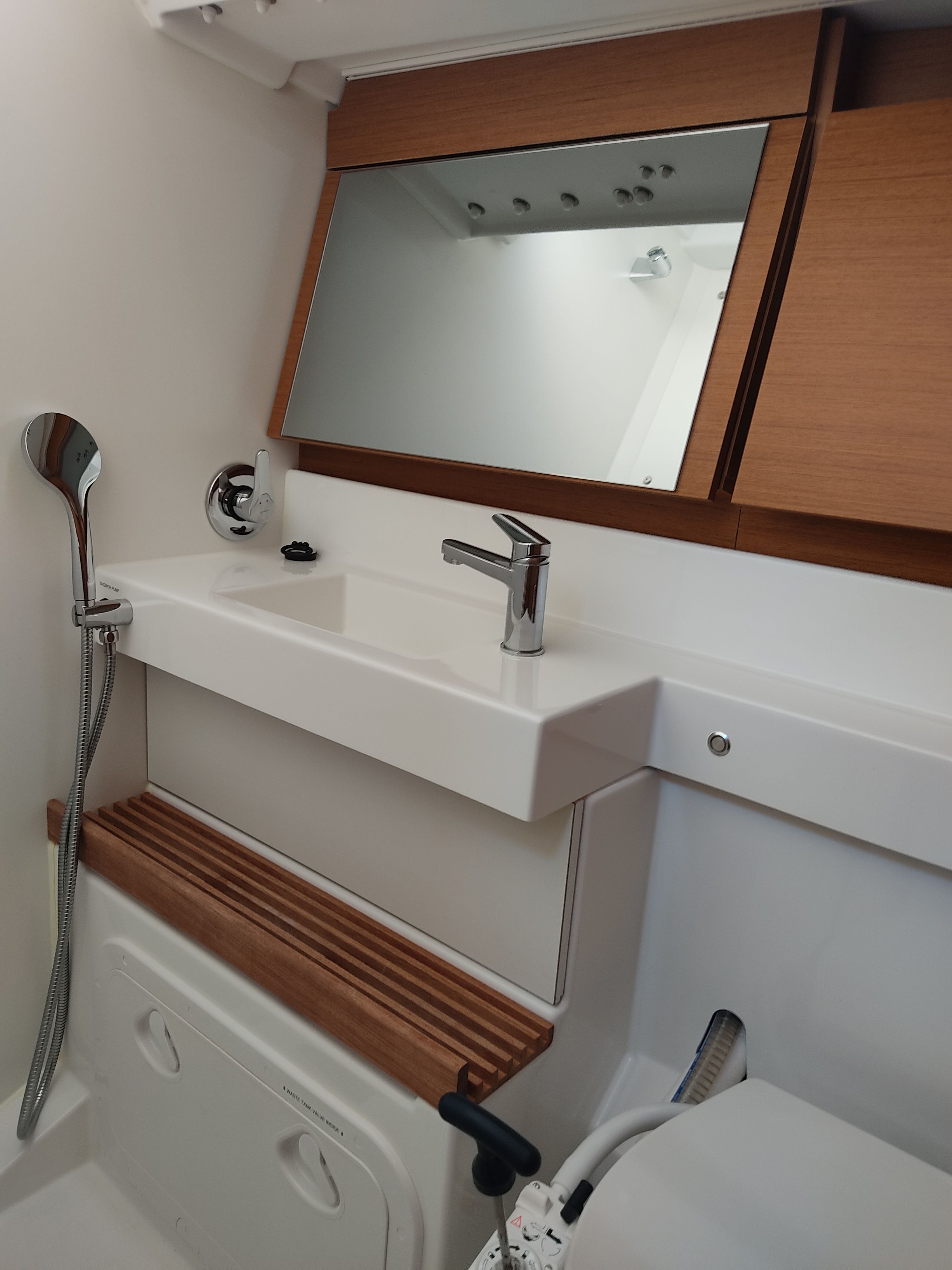 Jeanneau Sun Odyssey 440 | Whisky