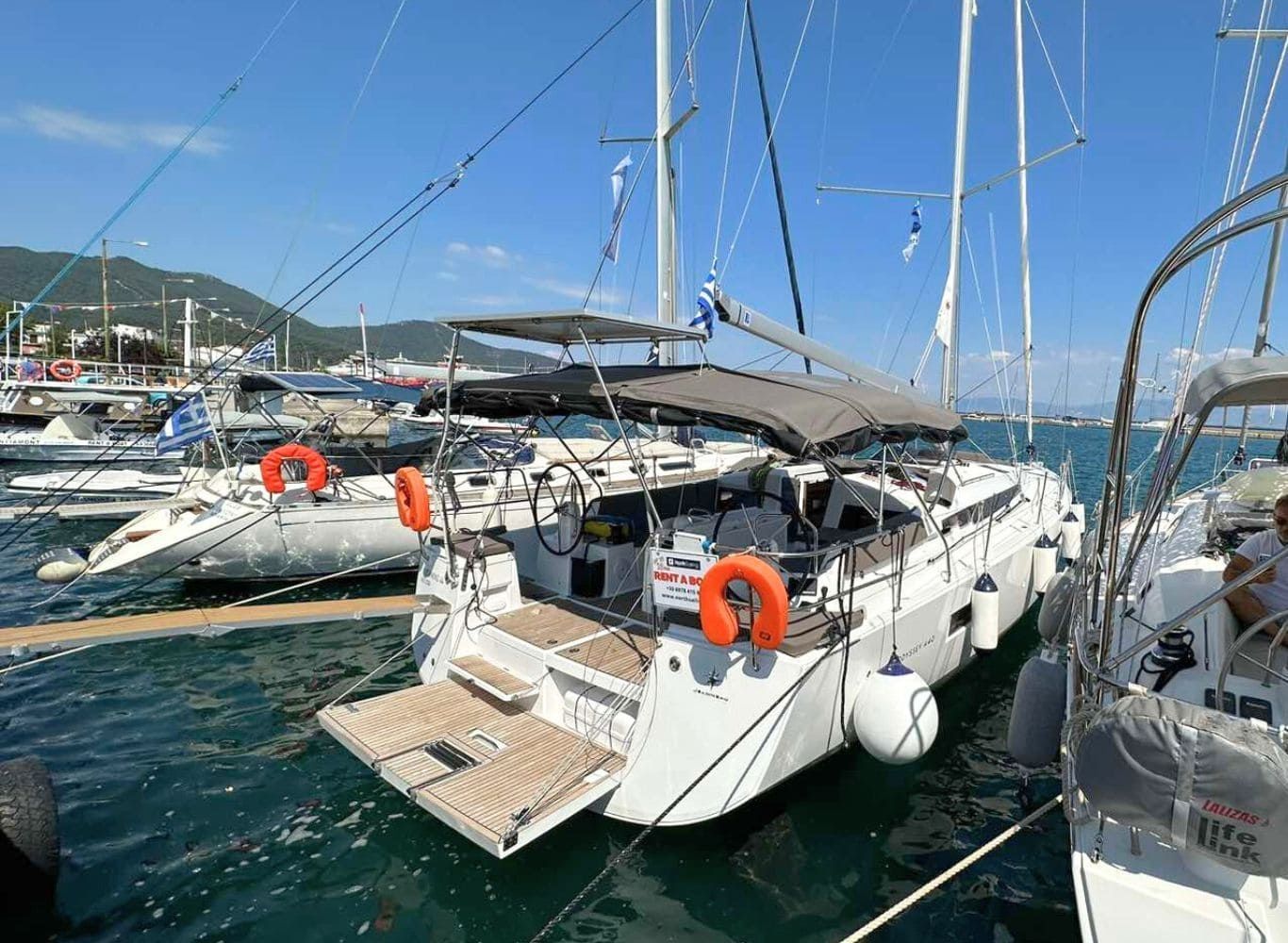 Jeanneau Sun Odyssey 440 | North Wind 44